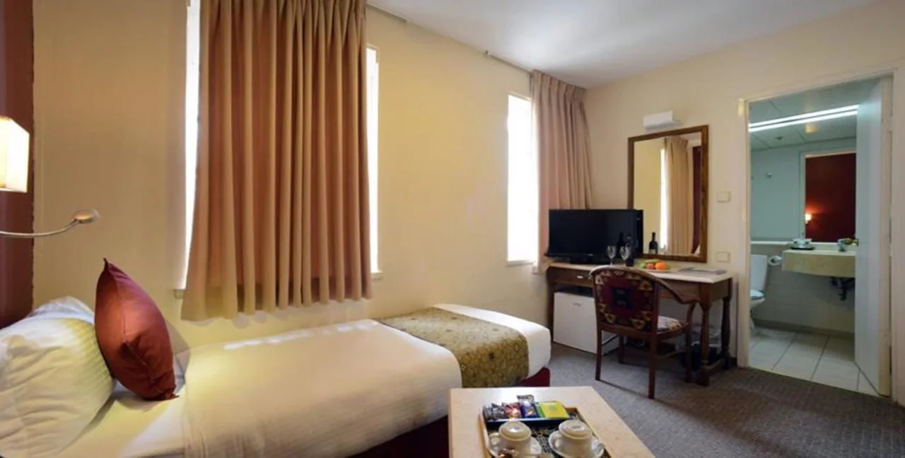 Photo - YMCA Three Arches Hotel