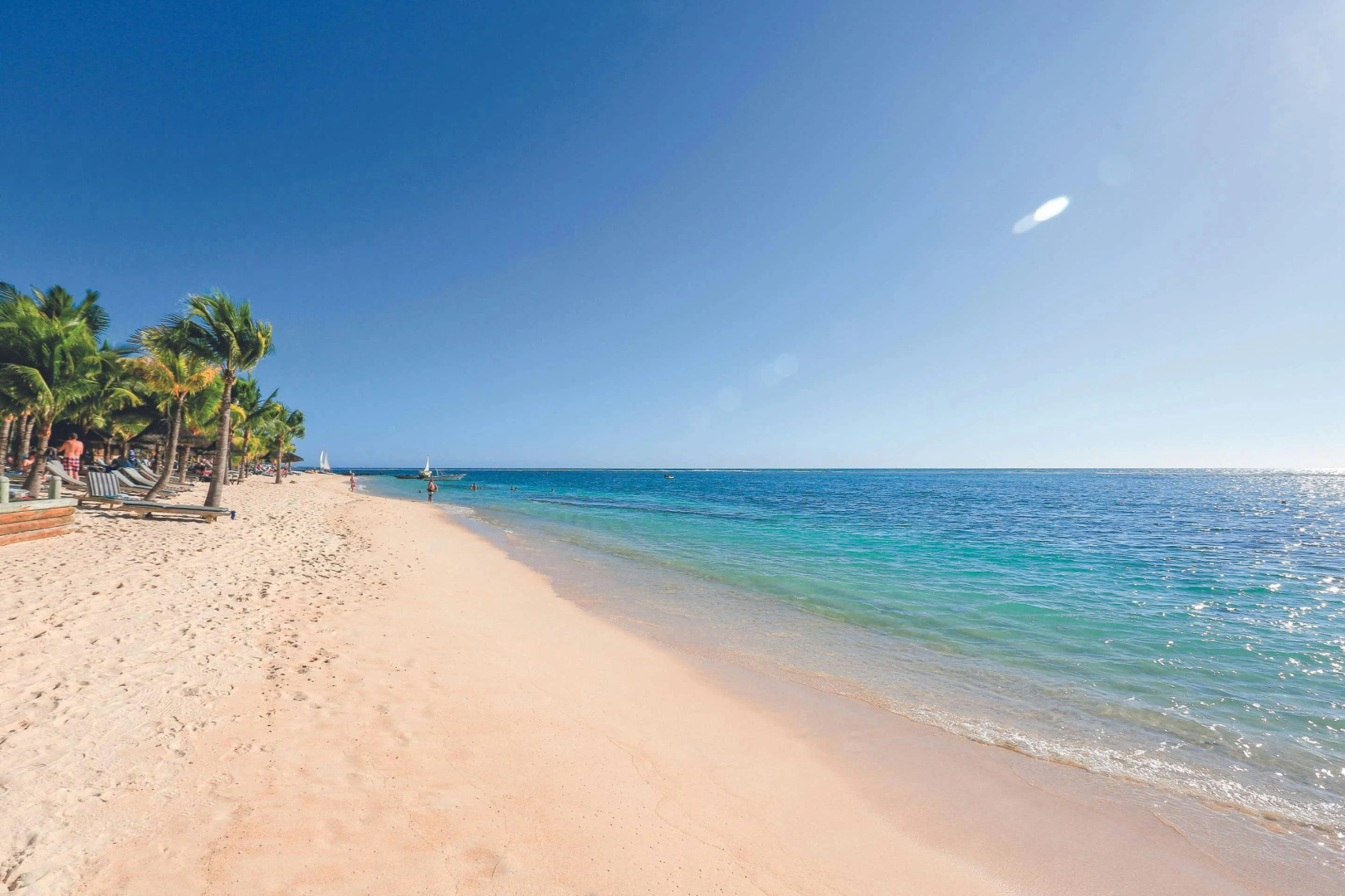 Photo - Victoria Beachcomber Resort & Spa