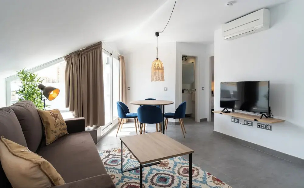 Photo - Sur Suites La Dorada, centricos soleados a pocos metros de la Playa y con Parking Opcional