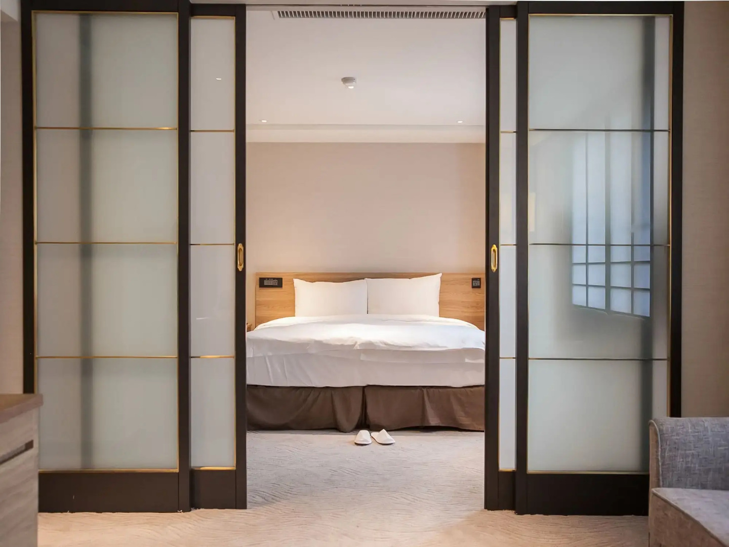 Photo - Royal Inn Taipei Nanxi - MRT Zhongshan Station