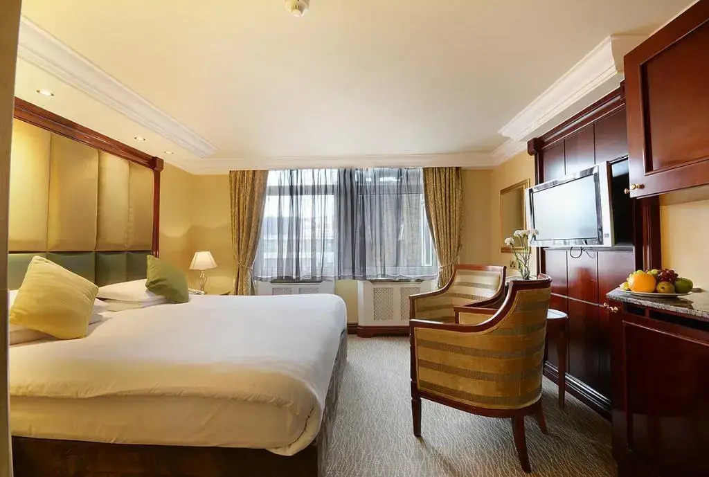 Photo - Montcalm Chilworth Townhouse