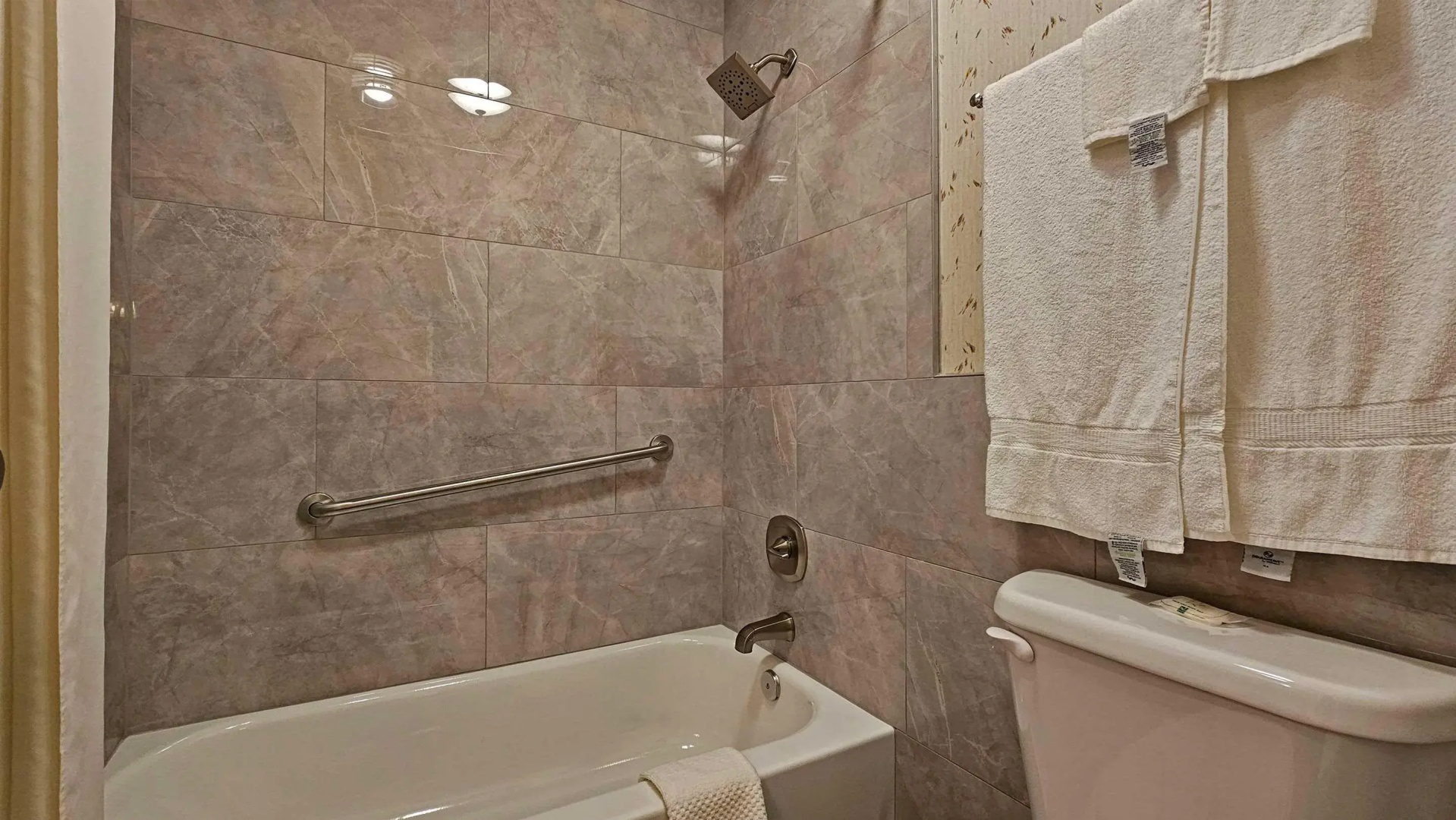 Photo - Quality Inn Ennis