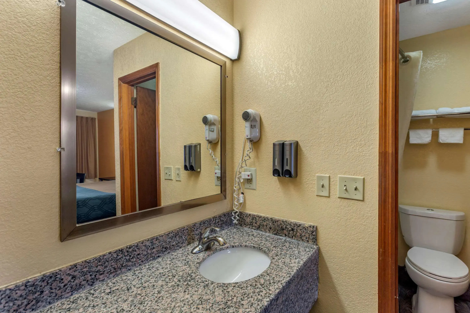 Photo - Econo Lodge Nashville North