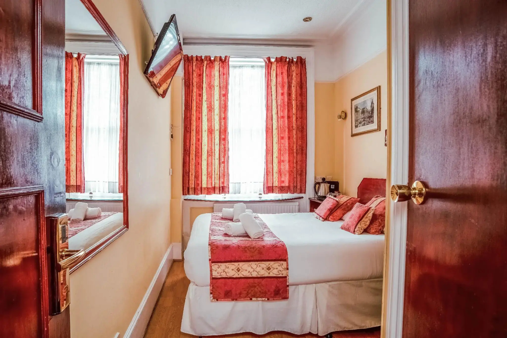 Photo - Shakespeare Hotel