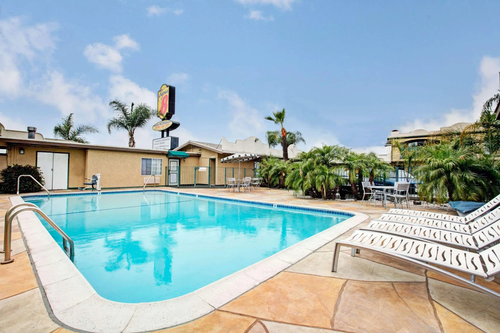 Foto - Skyways Hotel