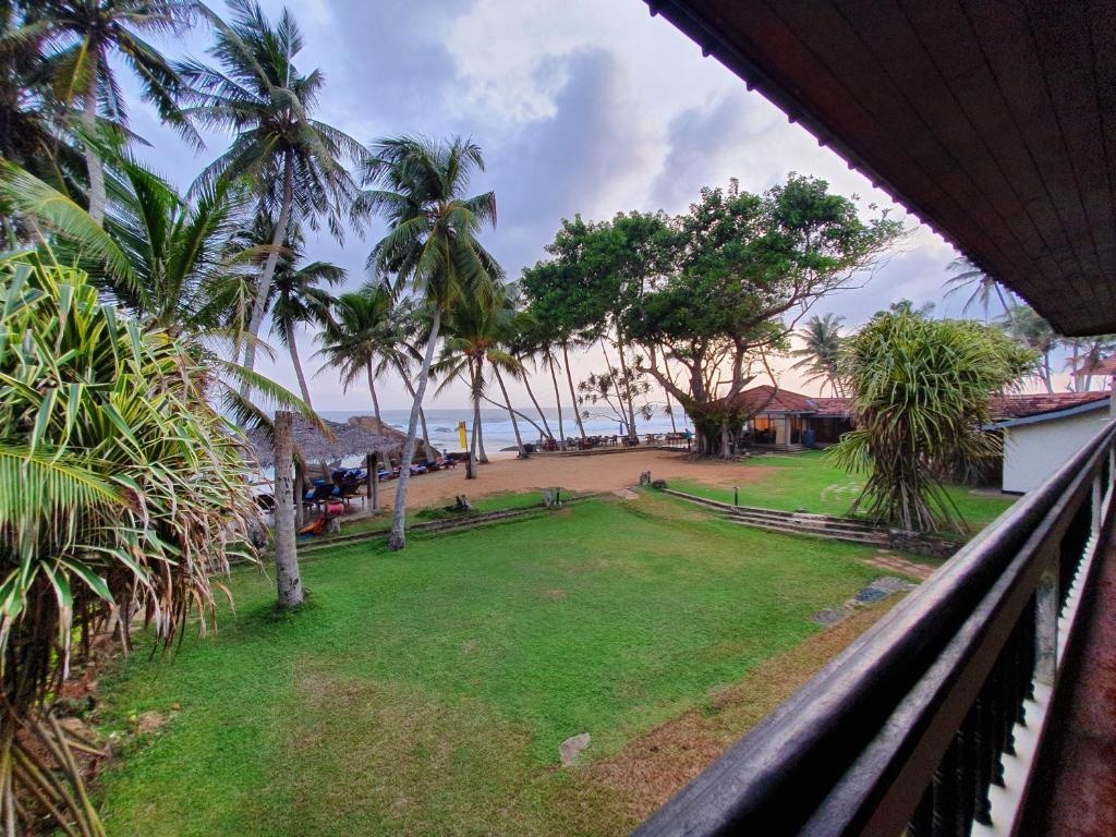 SRI GEMUNU BEACH