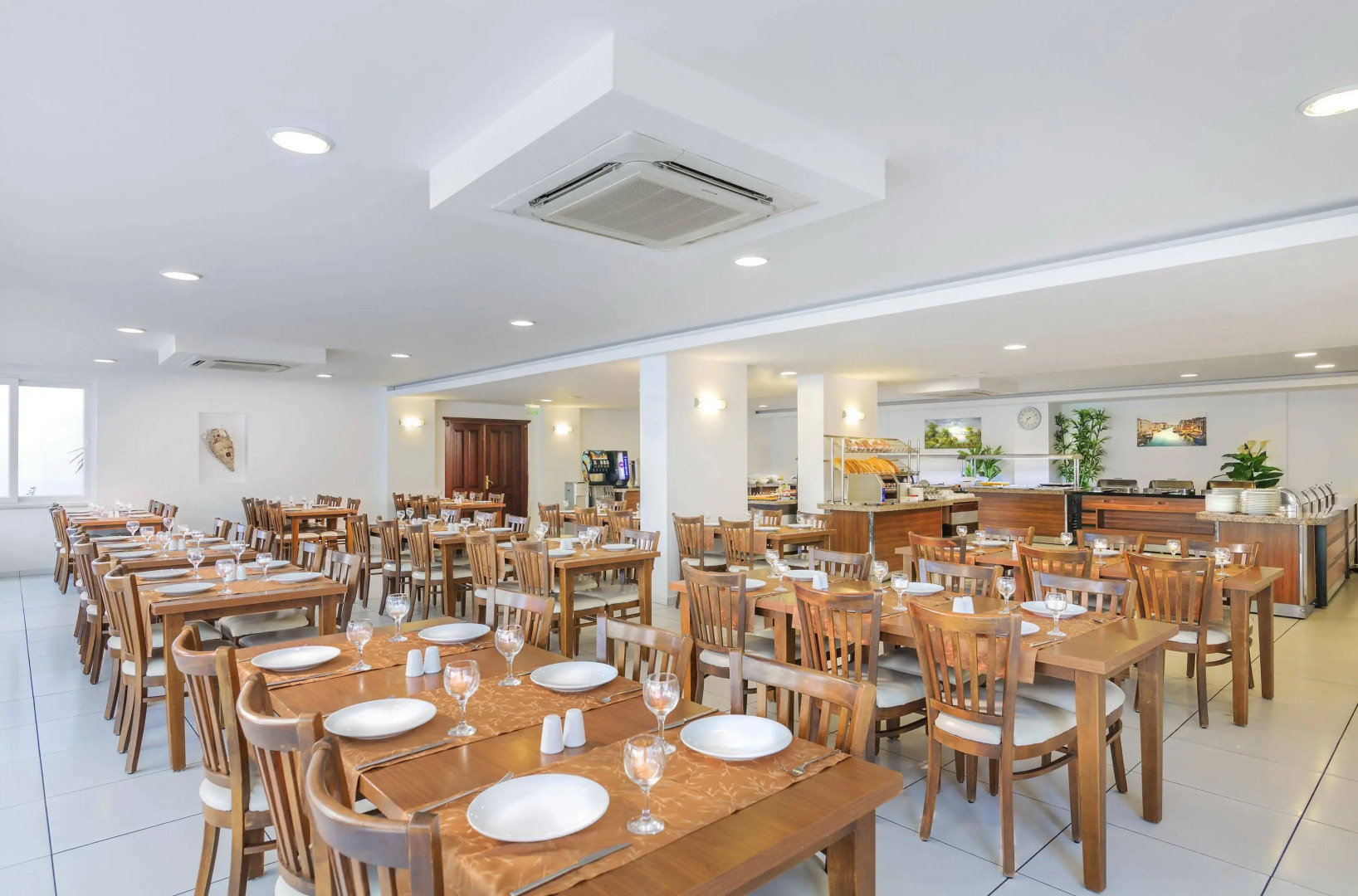 Photo - Club Shark Hotel
