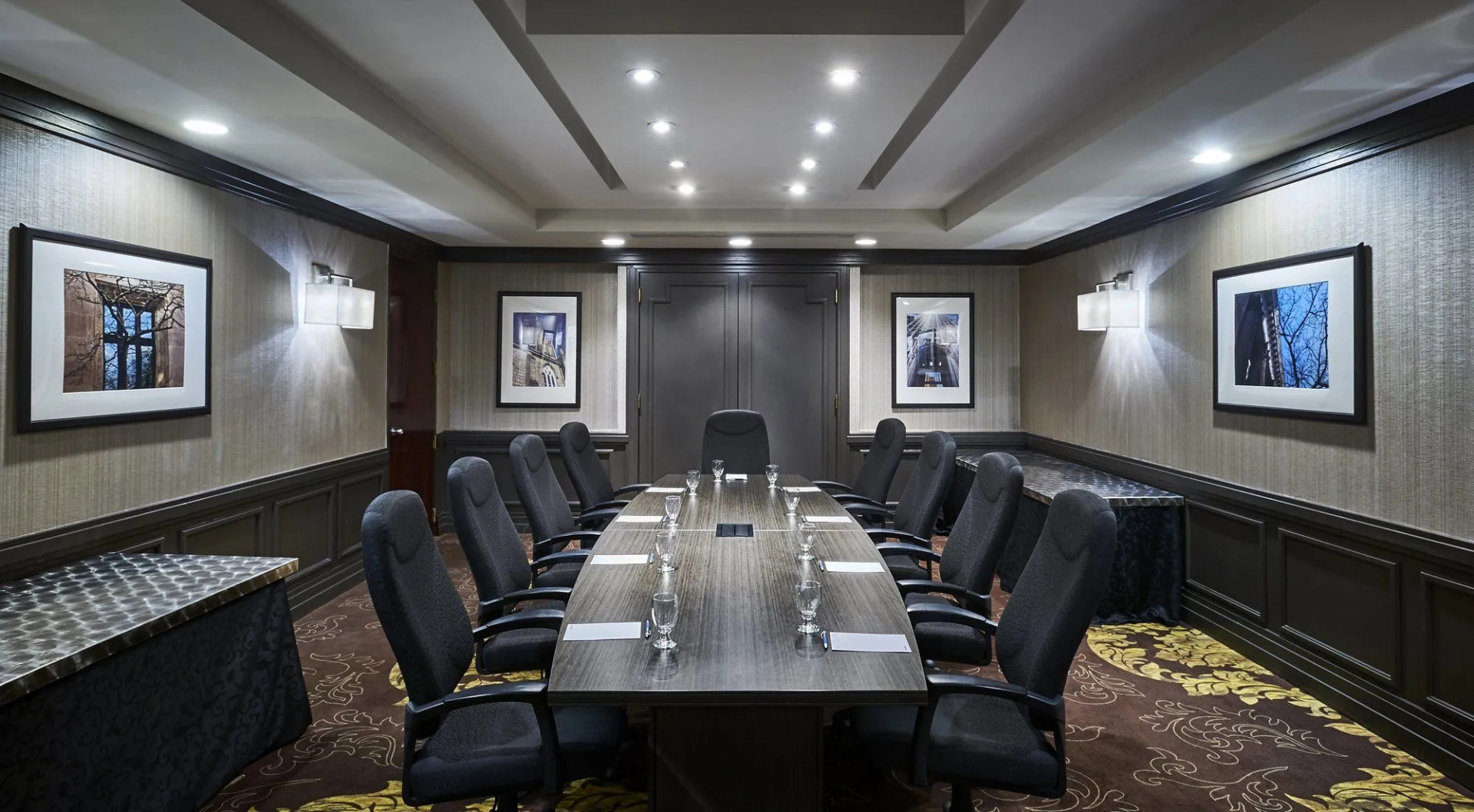 Photo - Sheraton Hamilton Hotel