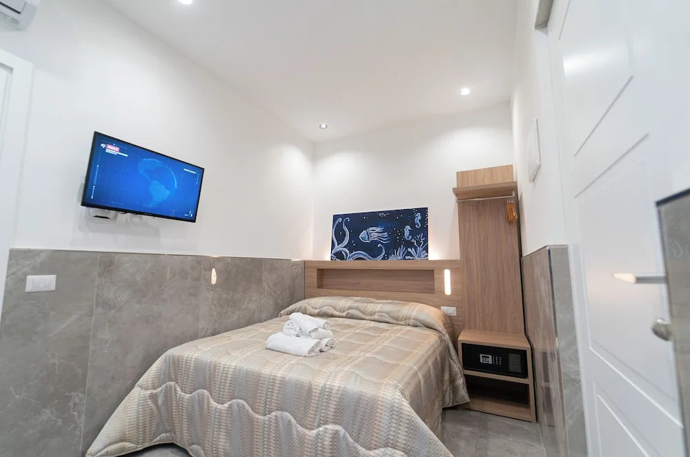 Photo - GreRos H. Rooms Napoli Centro by Clapa Group Dislocated Hospitality