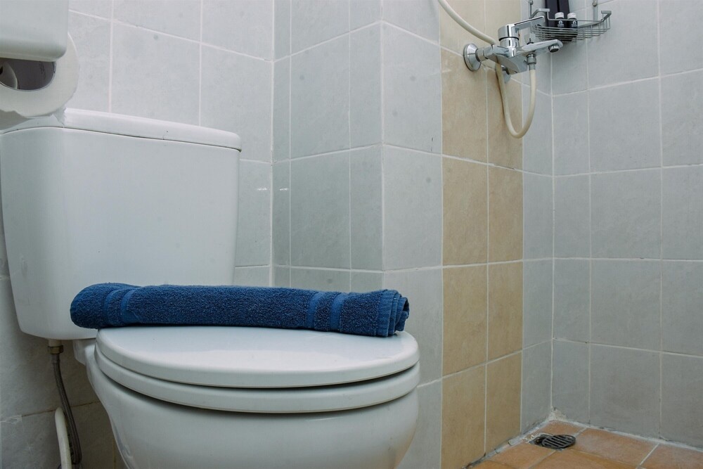 Homey And Simple Studio Apartment At Taman Melati Margonda
