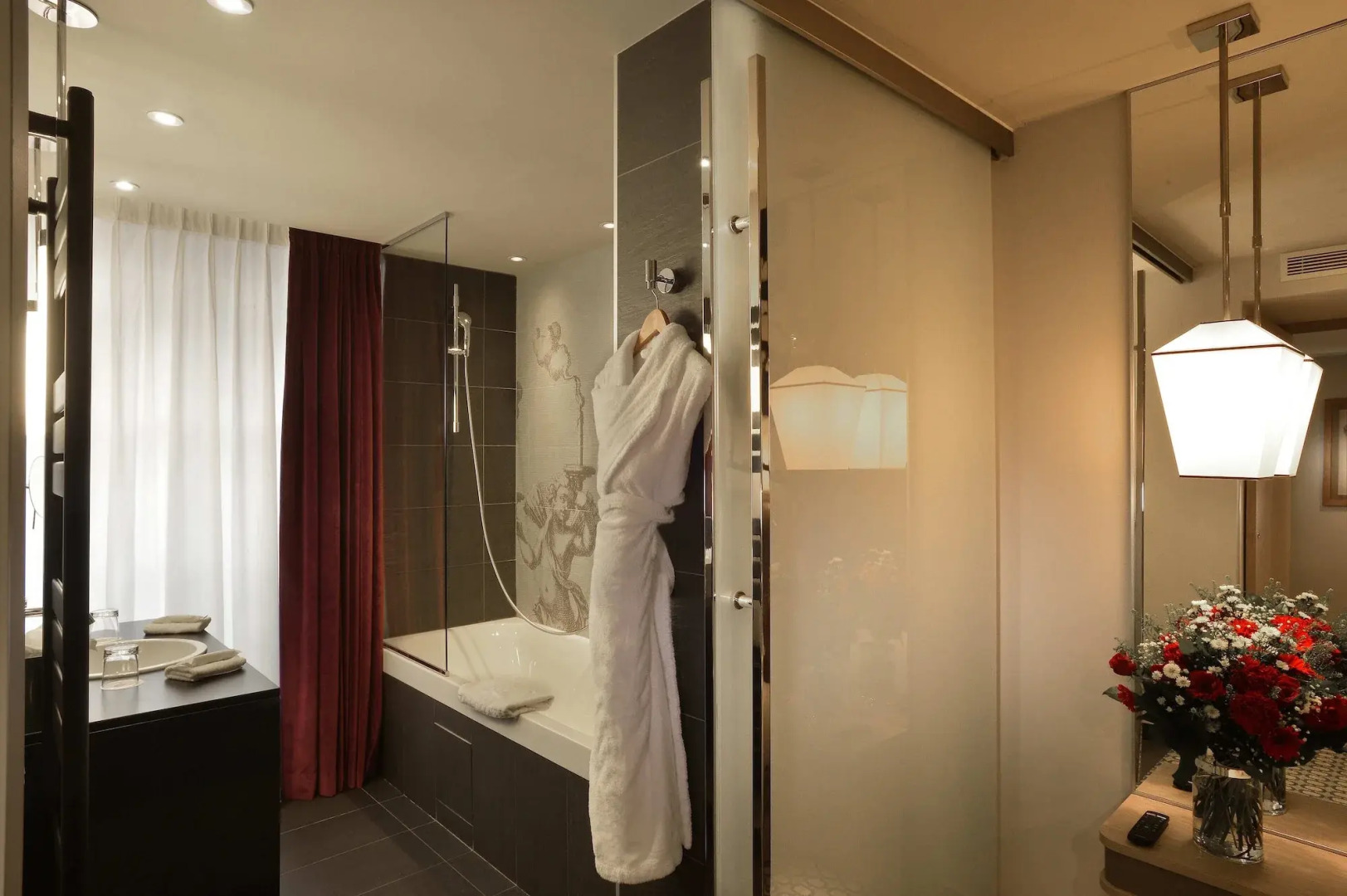 Foto - Hotel La Lanterne & Spa By Timhotel