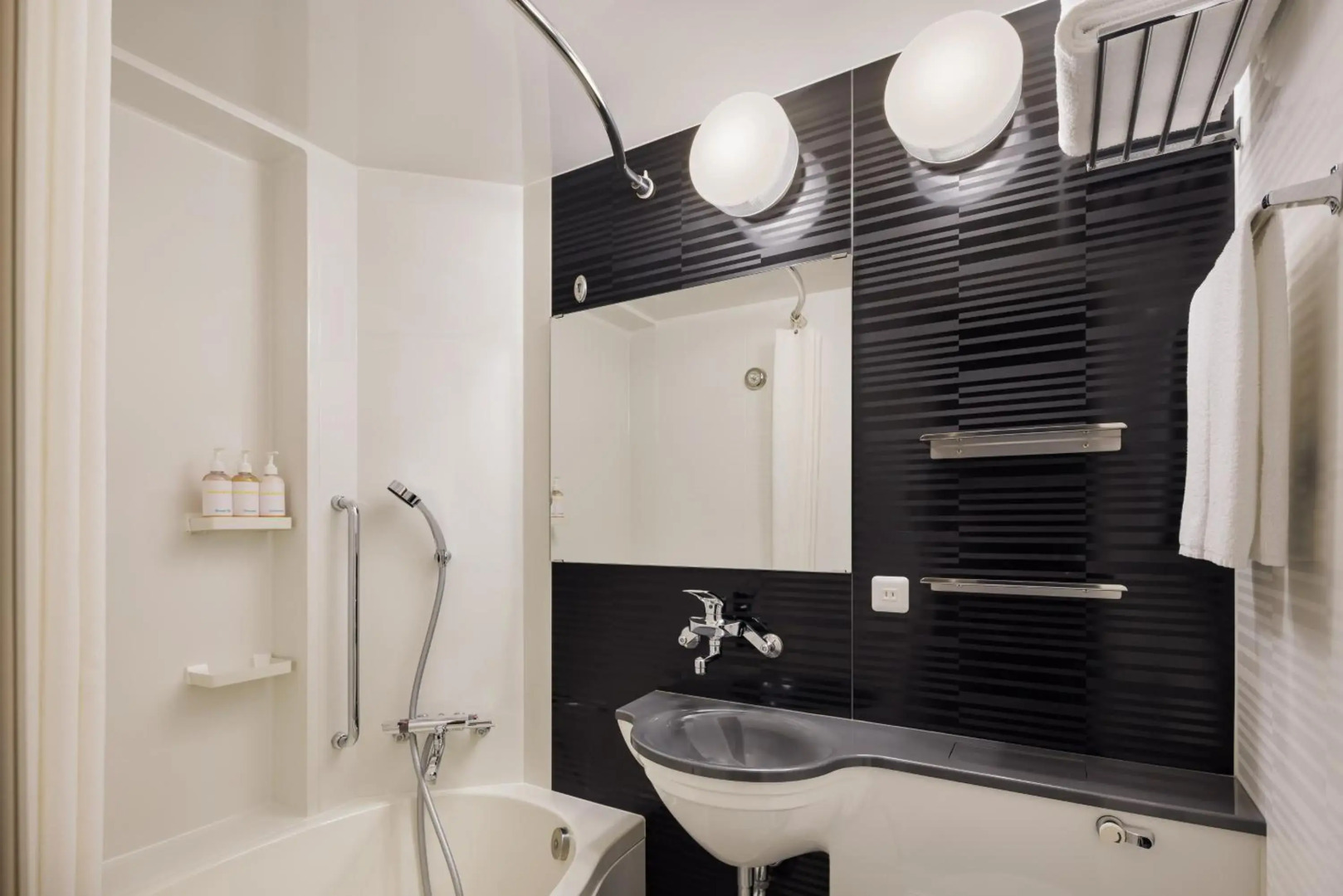 Foto - Four Points Flex by Sheraton Yokohama West