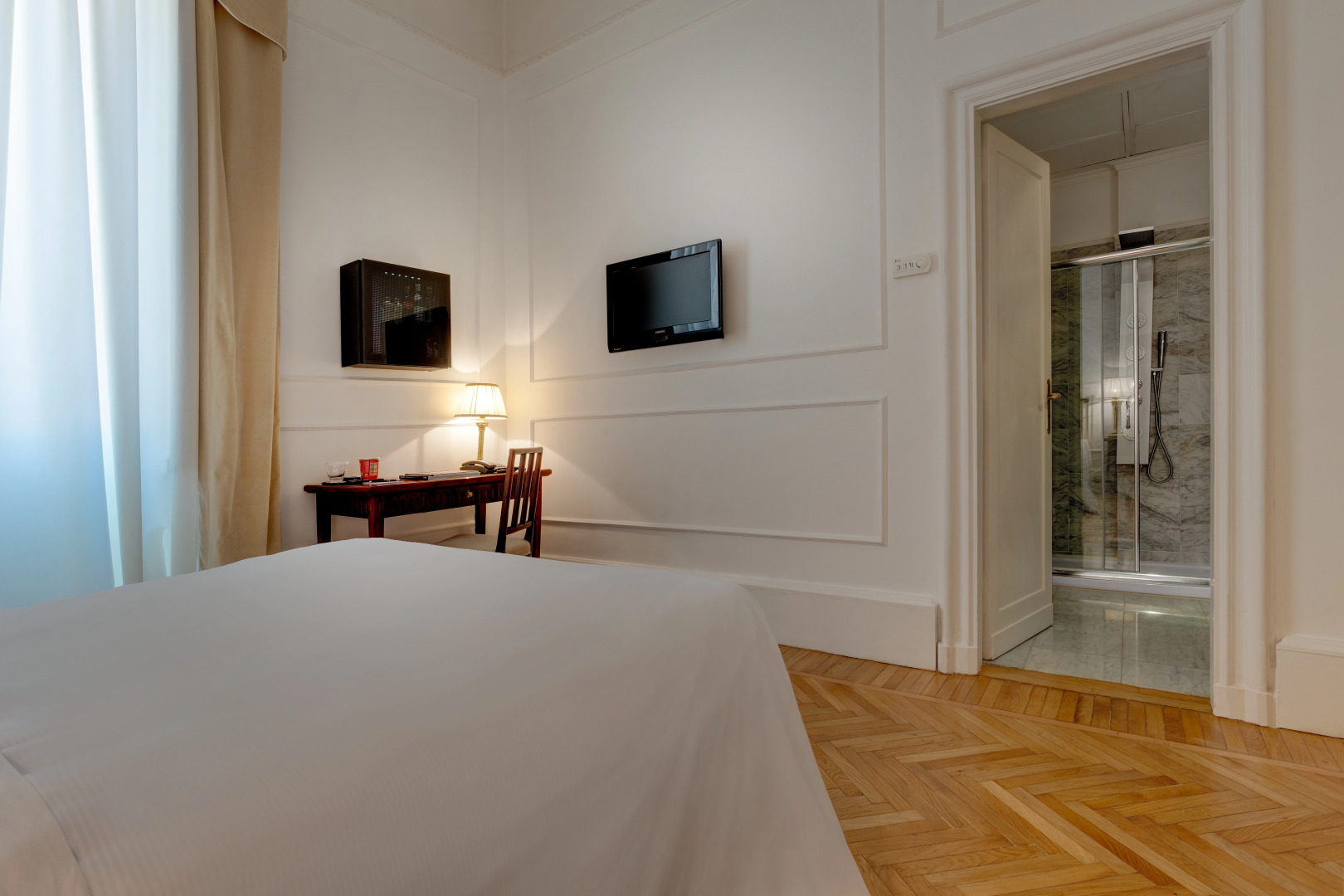 Photo - Grand Hotel Plaza