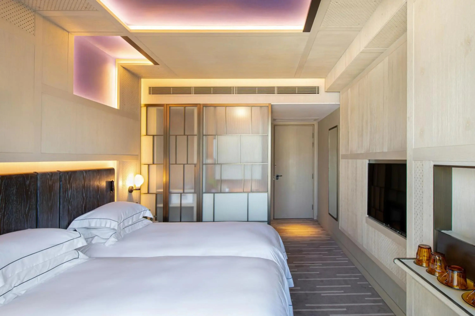 Photo - The Emperor Hotel