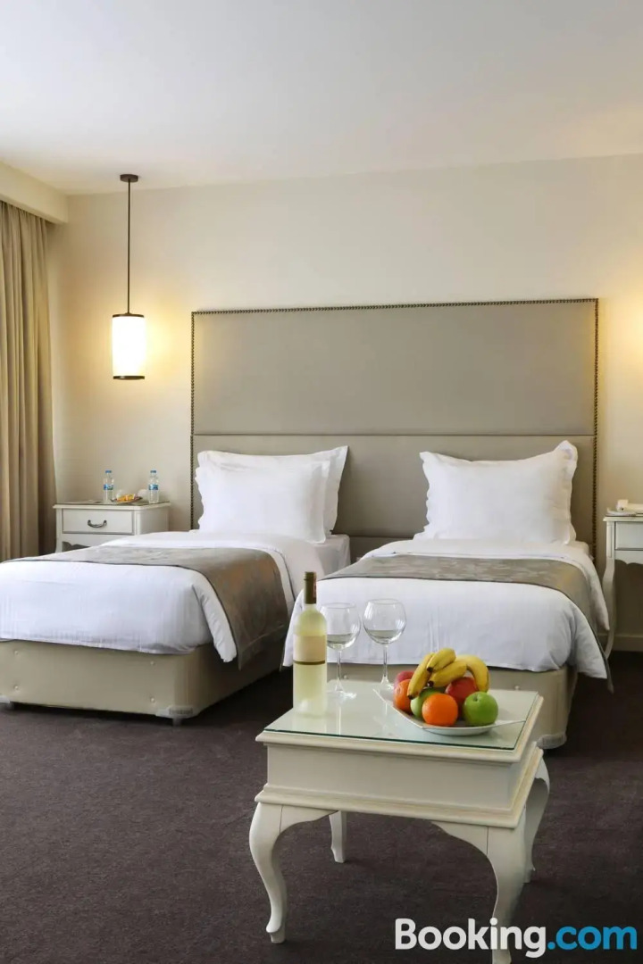 Photo - Taximtown Hotel