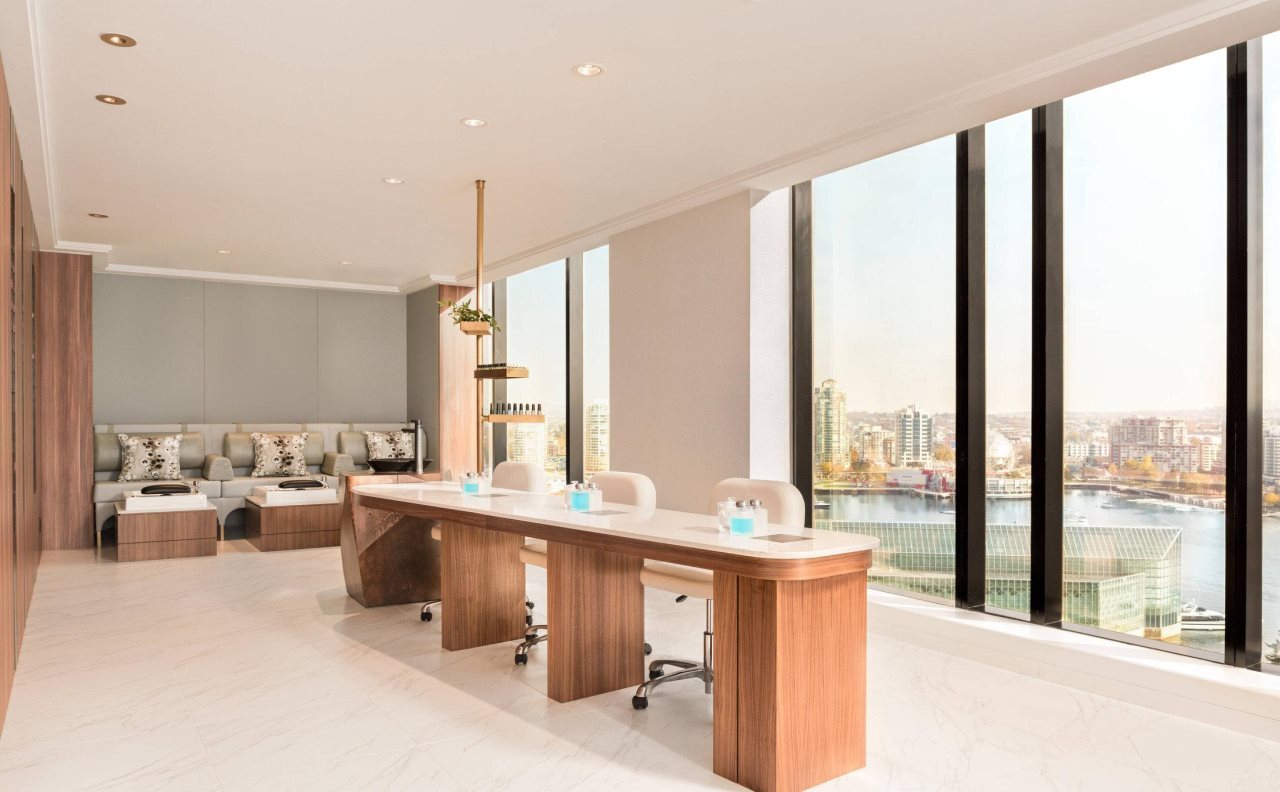 Photo - the DOUGLAS, Autograph Collection