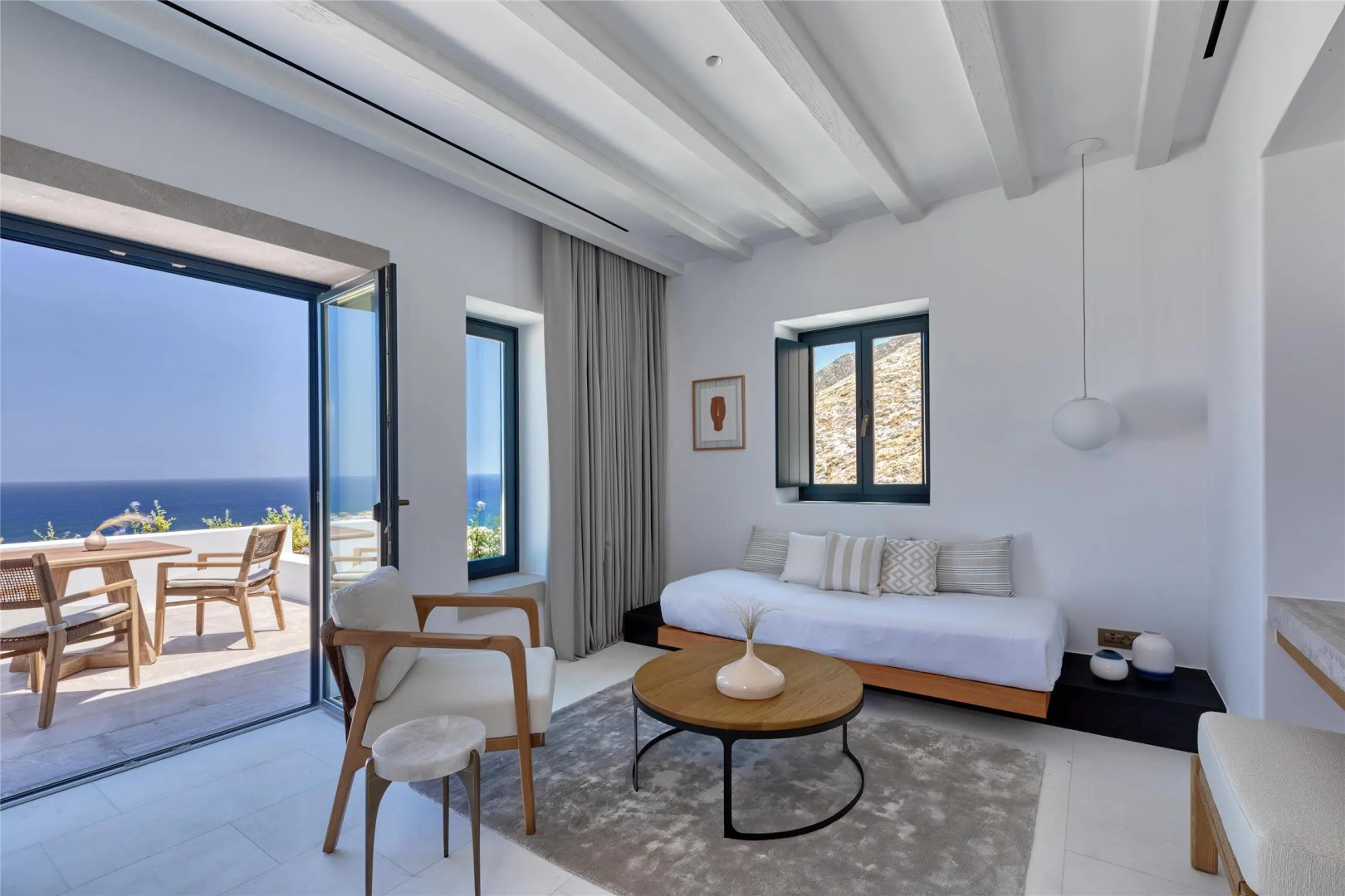 Photo - Sandblu Santorini, LXR Hotels & Resorts