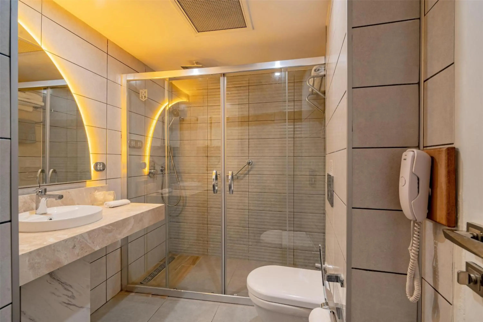 Photo - Best Western Izmir Hotel
