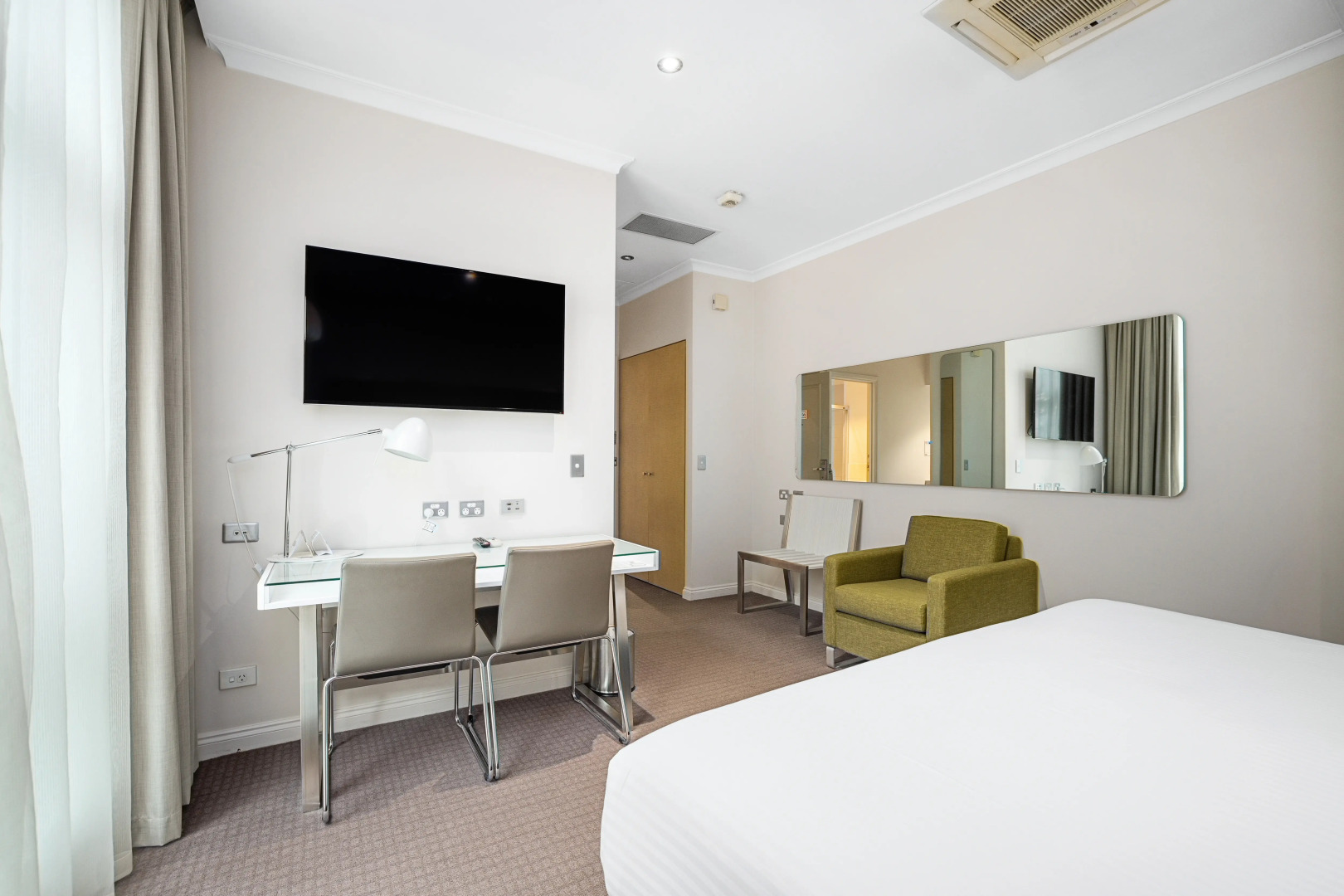 Photo - Clarion Suites Gateway