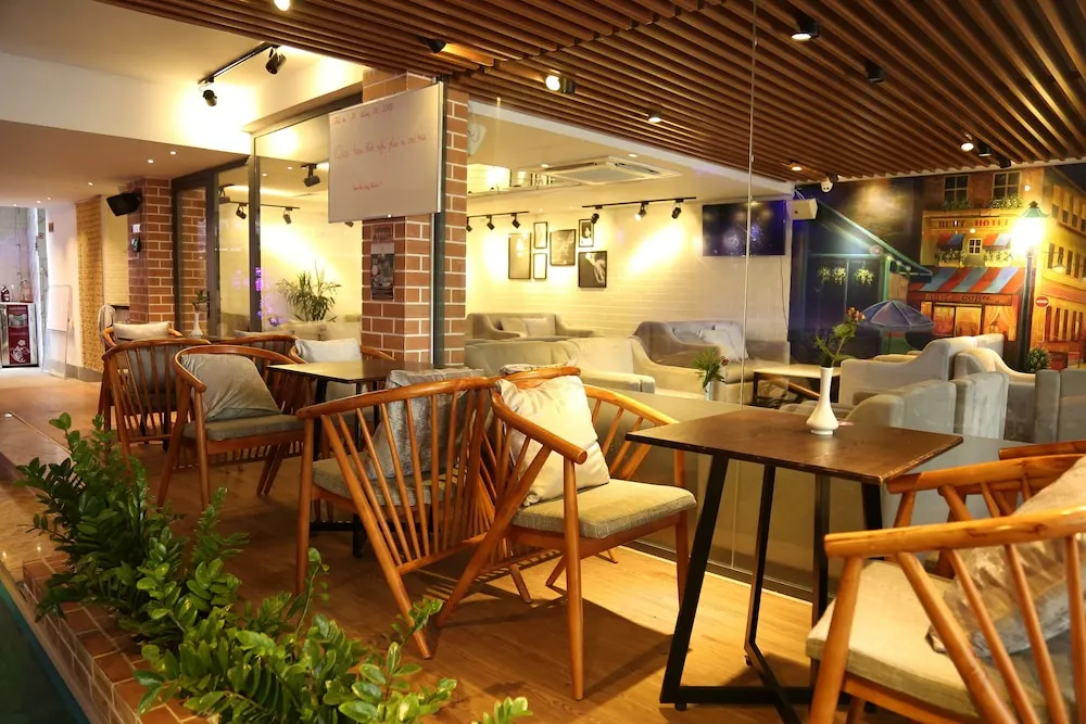 Foto - Hồng Bảo Thạch