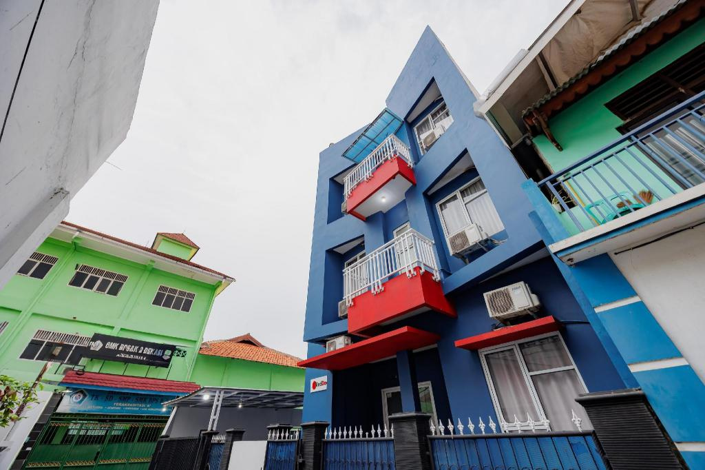 Foto - RedDoorz Syariah near Metropolitan Mall Bekasi