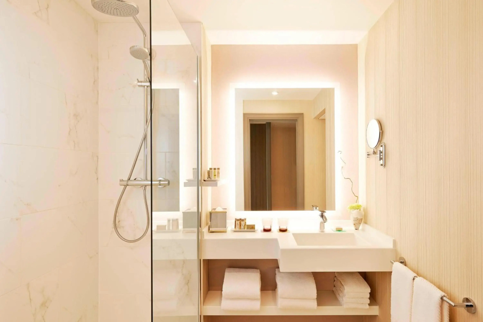 Photo - Renaissance Paris La Defense Hotel