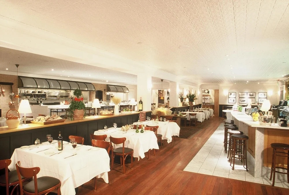 Photo - Tally Ho Inn