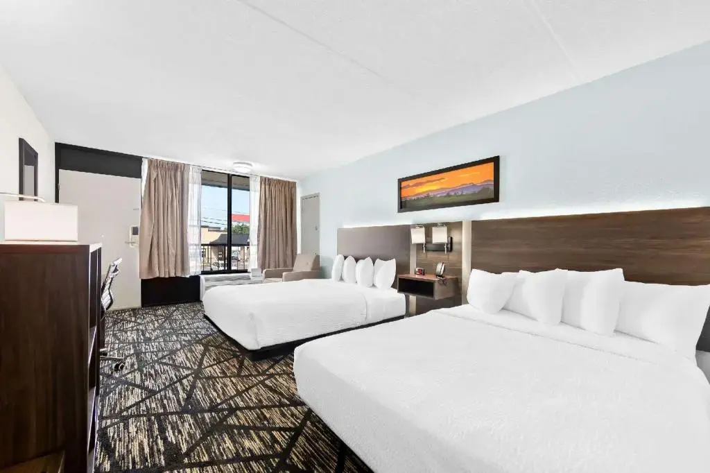 Photo - Clarion Inn & Suites near the Leconte Center Pigeon Forge
