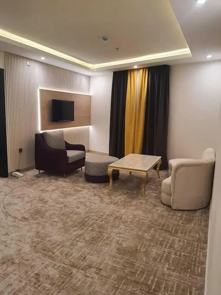 Photo - Diamond Corners Hotel