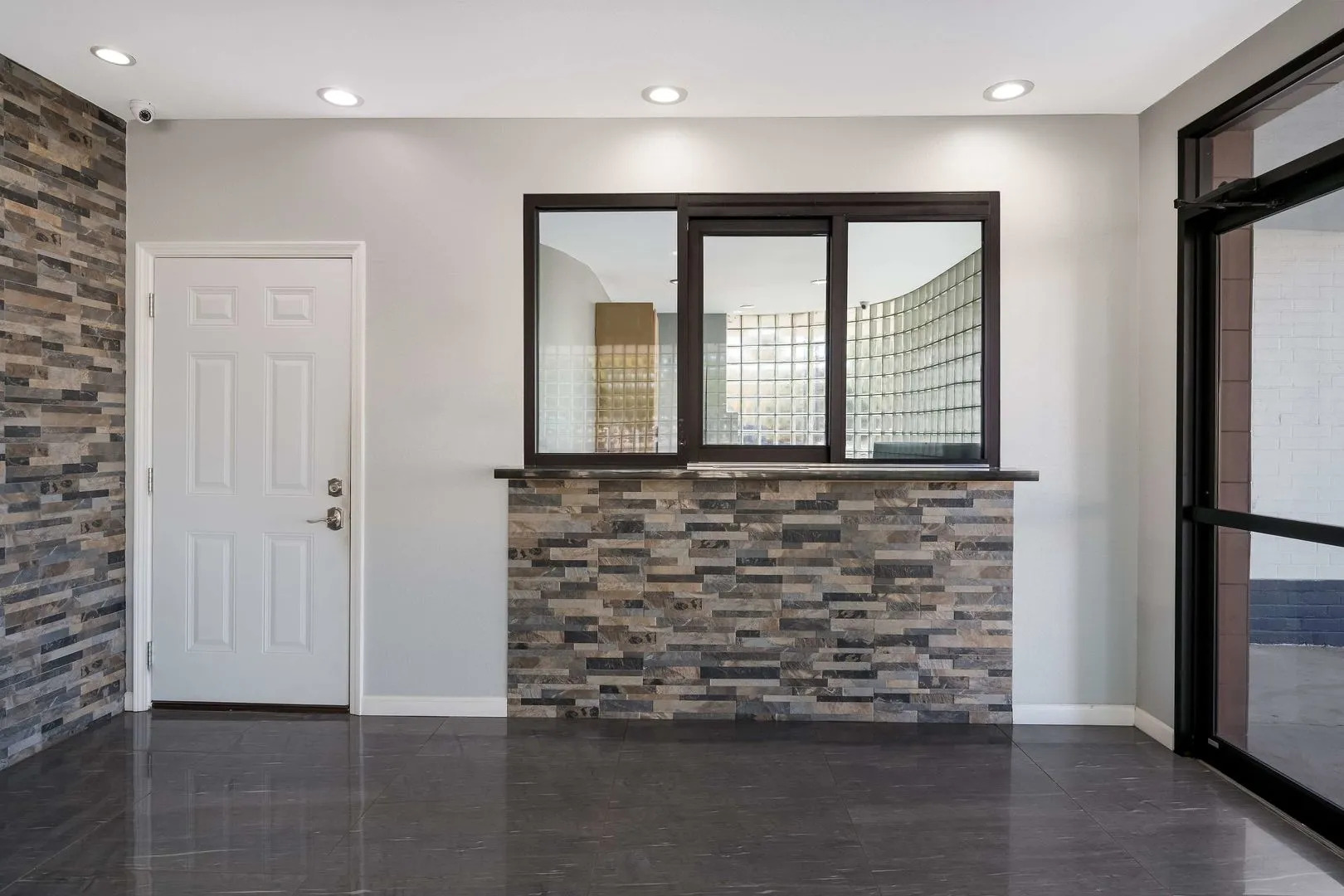 Photo - SureStay Hotel by Best Western Spring North Houston