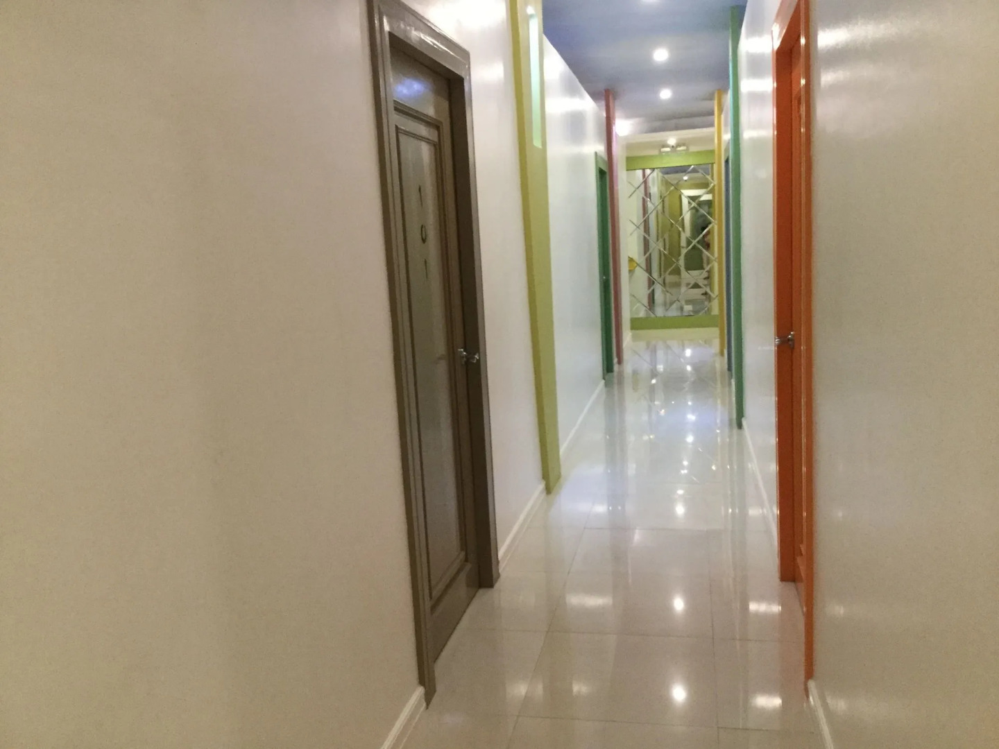 Foto - Townhouse OAK Makati Manila Near PNR Pasay Evangelista formerly VIP Suites