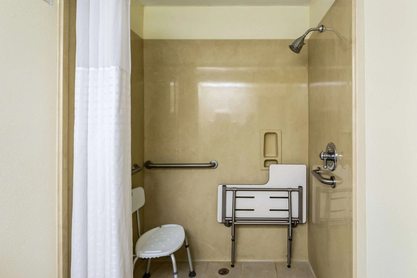 Photo - Comfort Suites New Orleans East