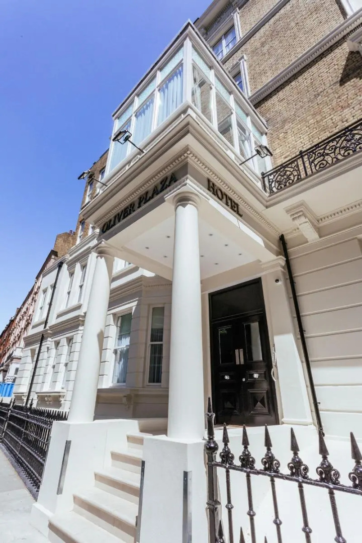 Photo - Oliver Plaza Hotel