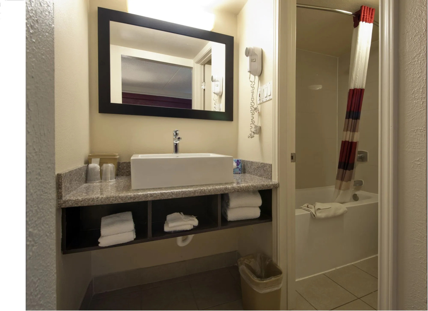 Photo - Red Roof Inn North Dallas - Park Central