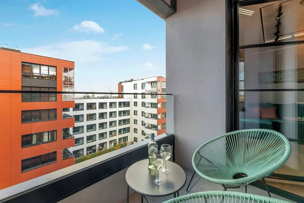 Photo - DOKI Living Suites - Foodhall & Parking by Downtown Apartments