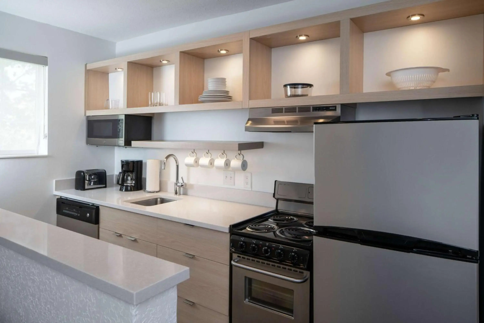 Photo - Sonesta Simply Suites Falls Church
