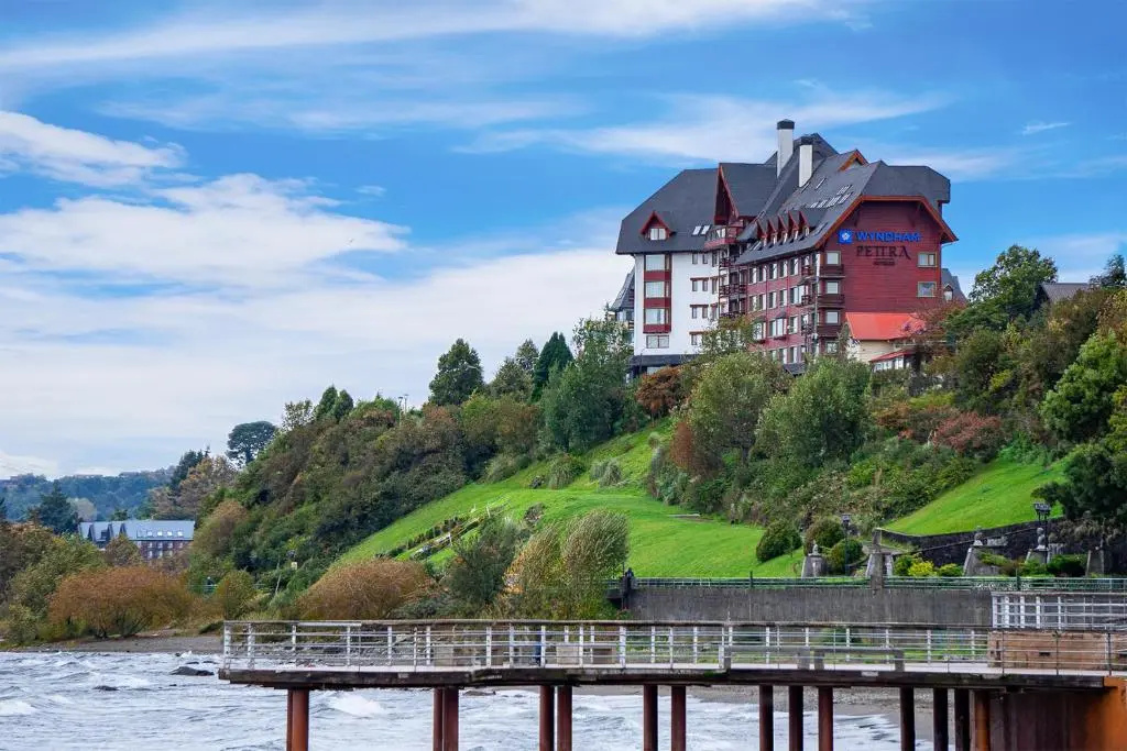 Photo - Wyndham Puerto Varas Pettra