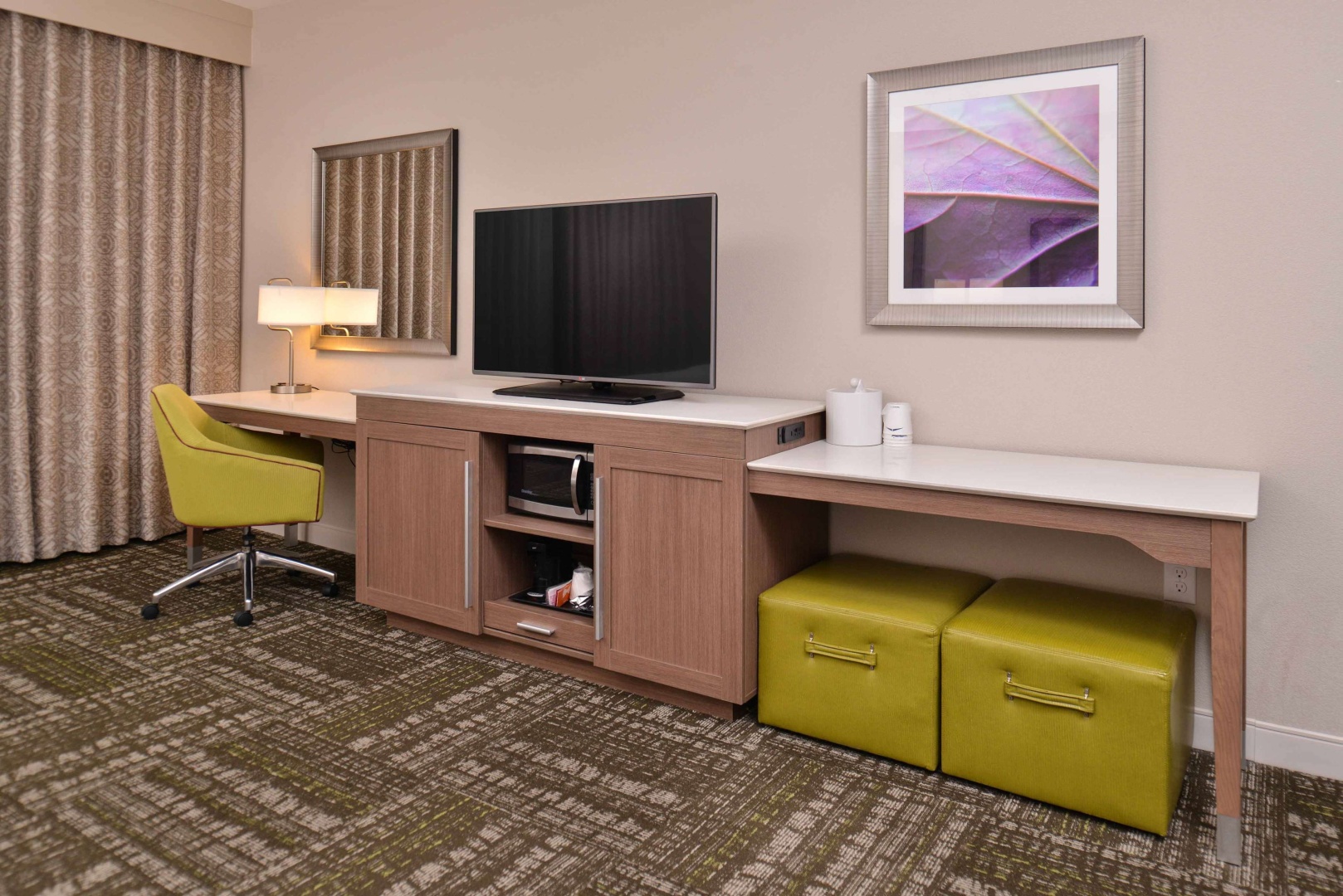 Photo - Hampton Inn & Suites Dallas Market Center