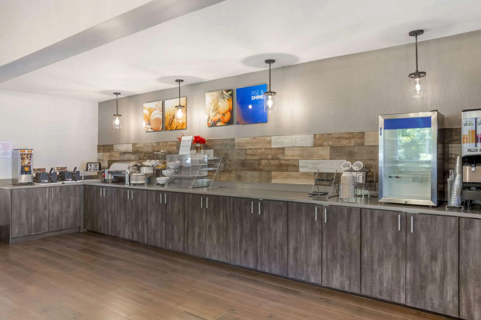 Photo - Comfort Suites Nashville Airport - BNA