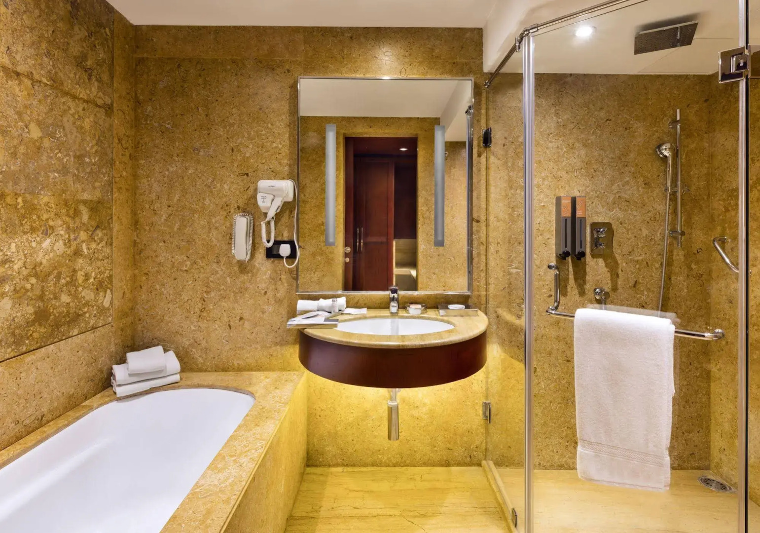 Foto - Zone By The Park , Bani Park Jaipur