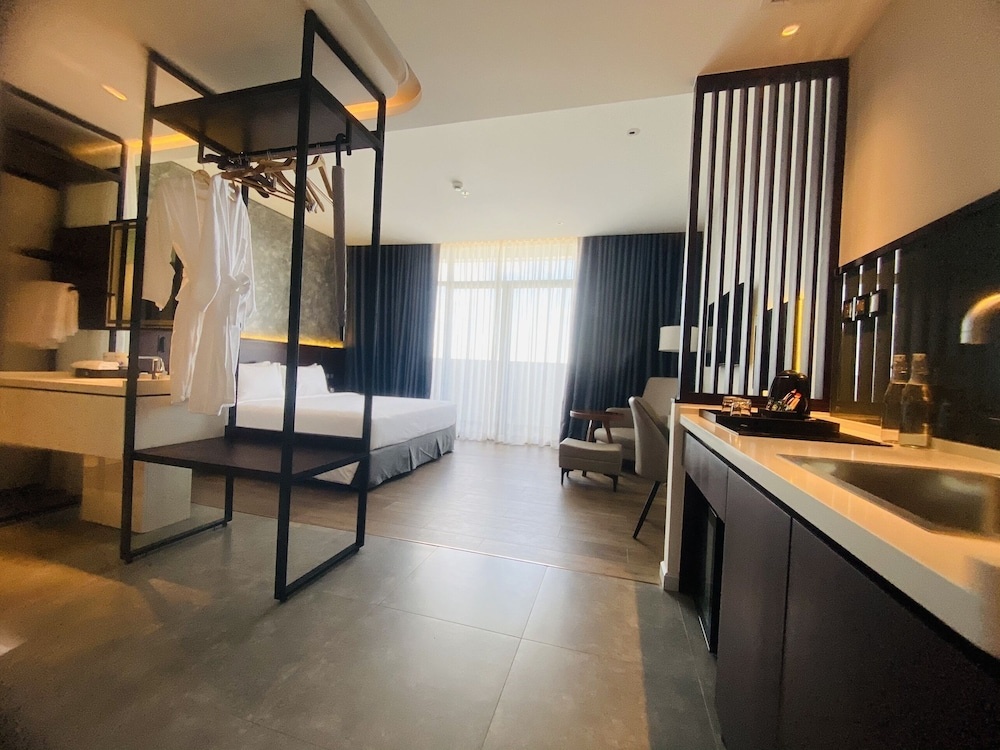 Newcc Hotel & Serviced Apartment