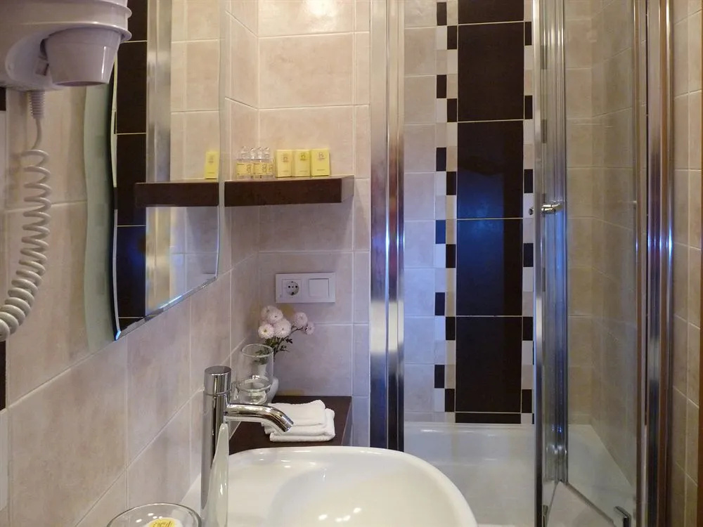 Photo - Eney Hotel
