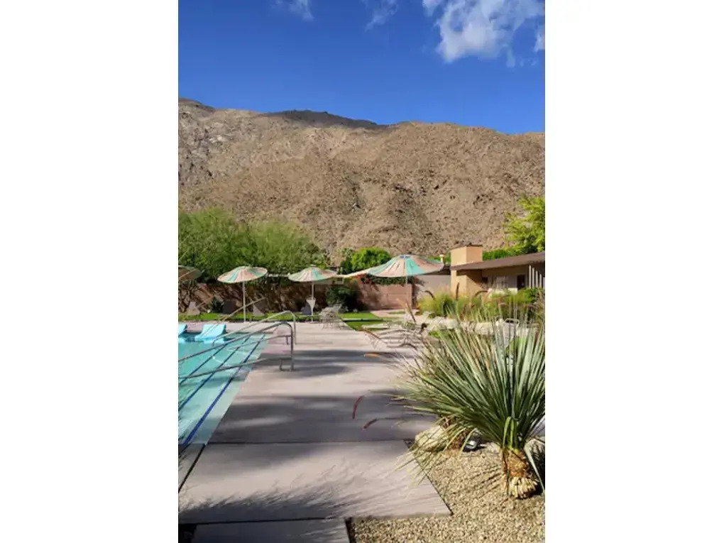 Photo - The Hideaway - 21 and Over