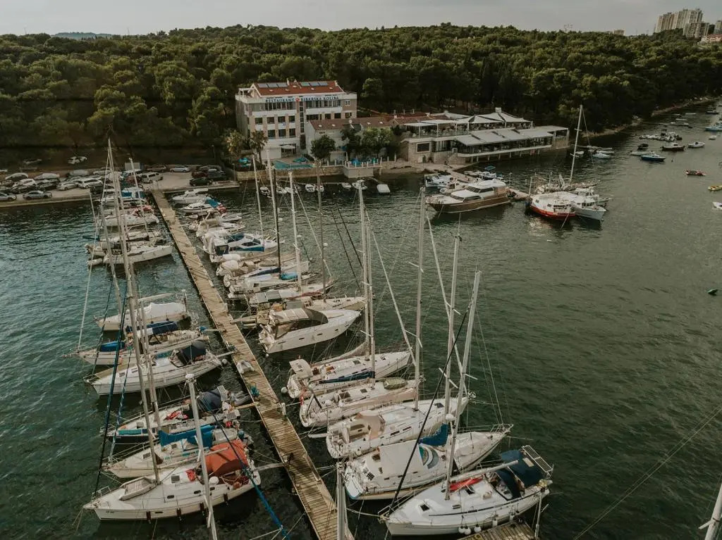 Photo - Ribarska Koliba Resort