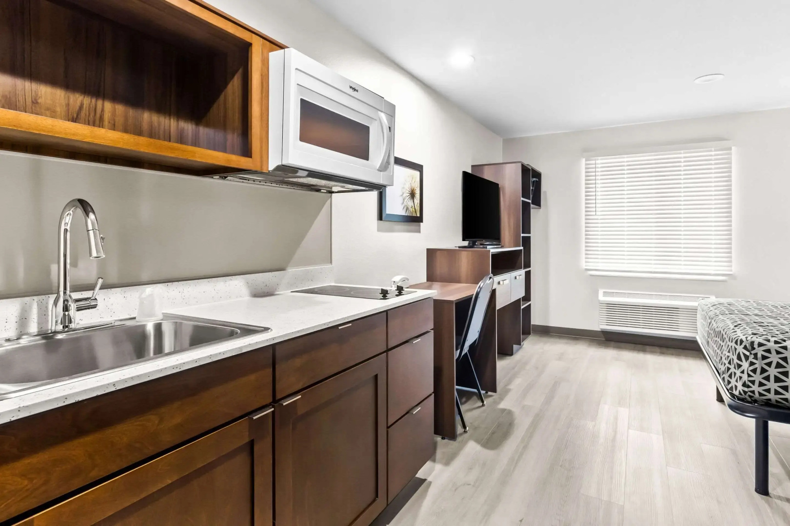 Photo - WoodSpring Suites South Houston Hobby