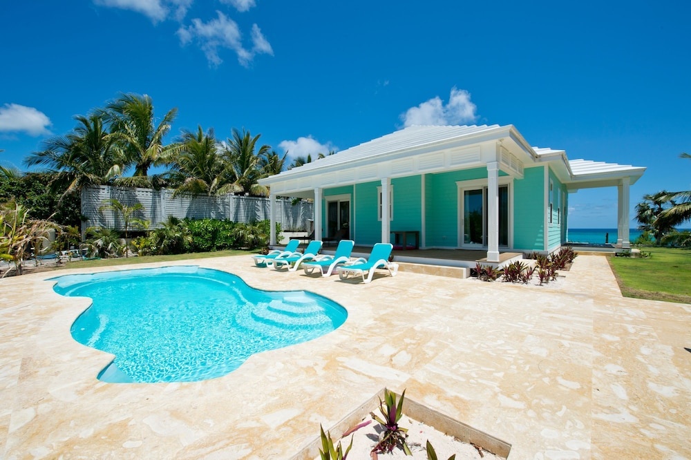 Aqua Villa and Cottage
