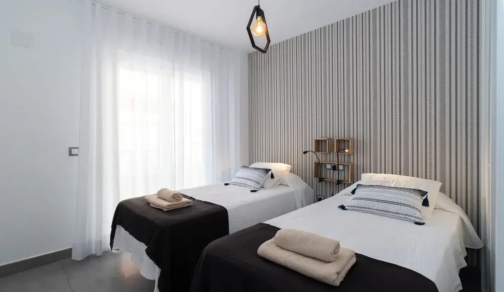 Photo - Sur Suites La Dorada, centricos soleados a pocos metros de la Playa y con Parking Opcional