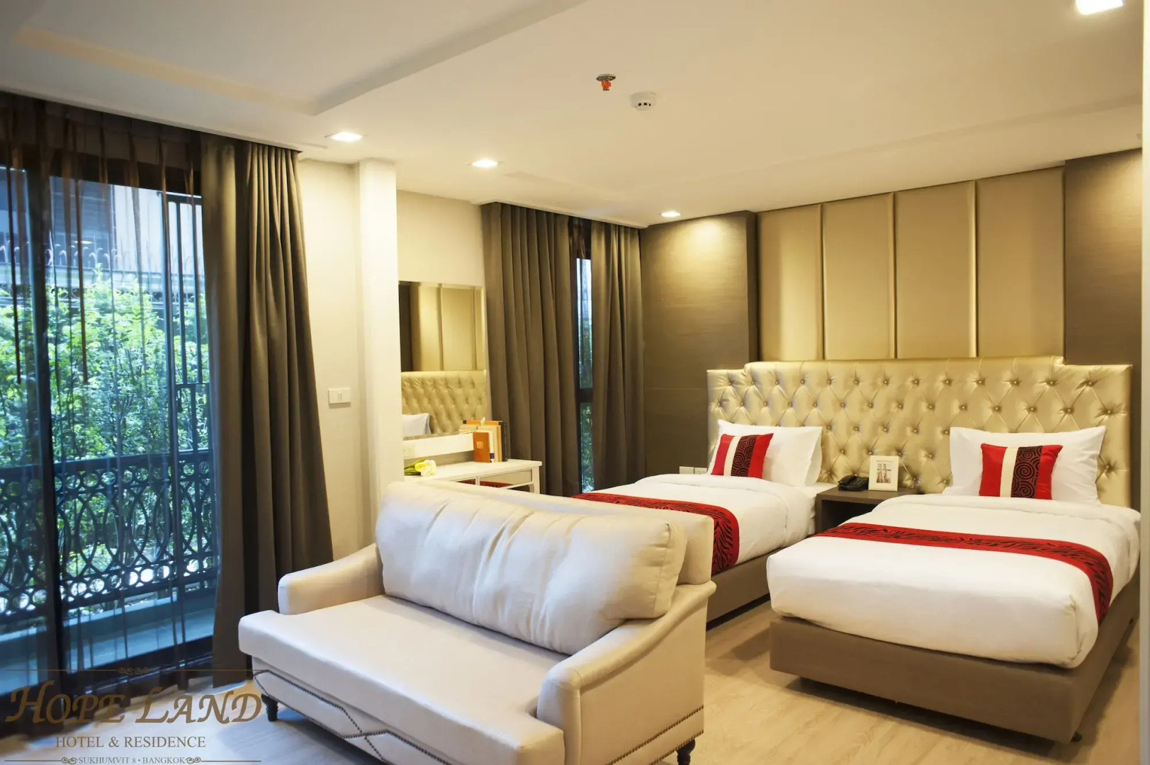 Photo - Hope Land Hotel Sukhumvit 8