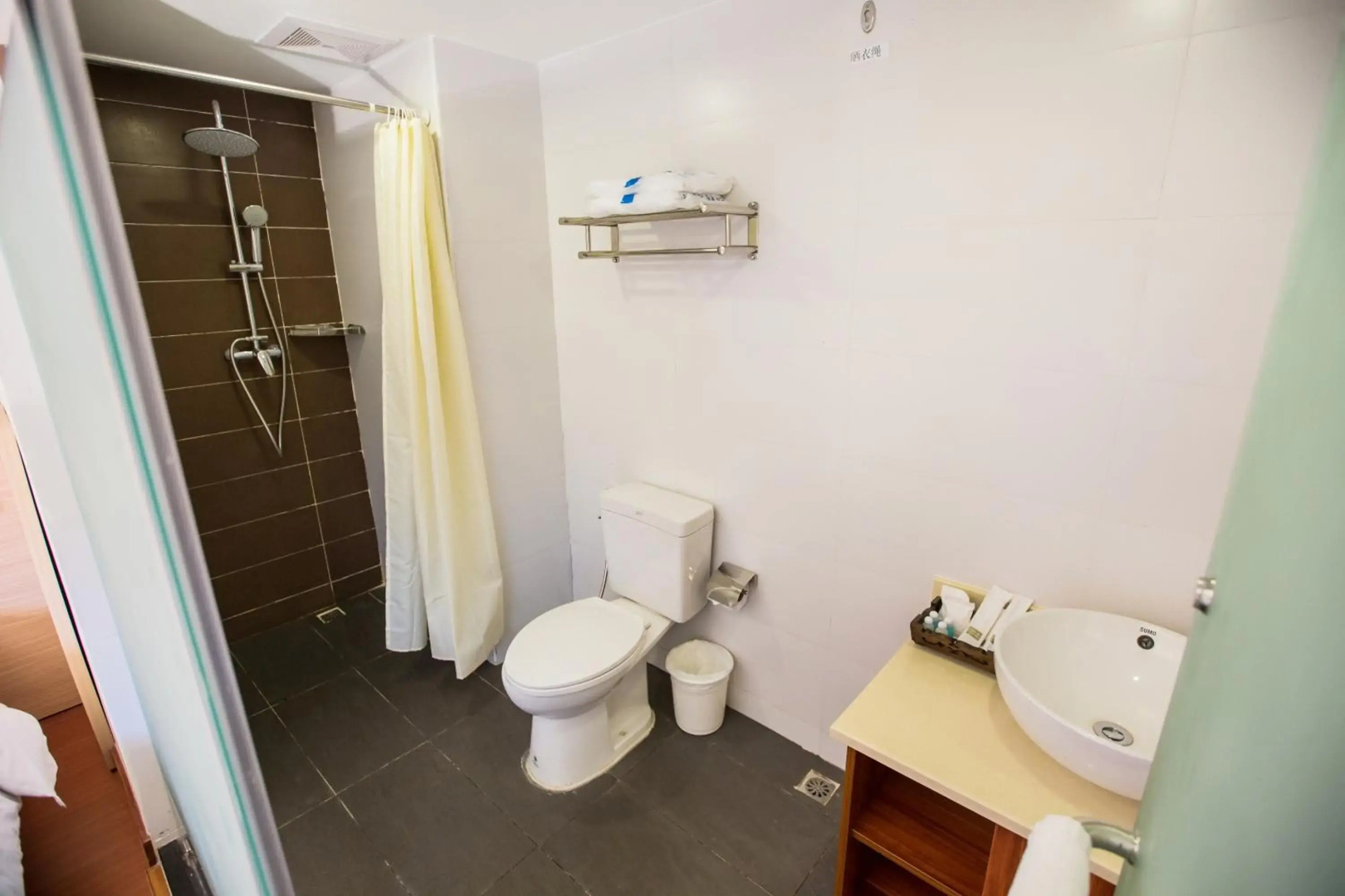 Photo - Chiang Roi 7 Days Inn