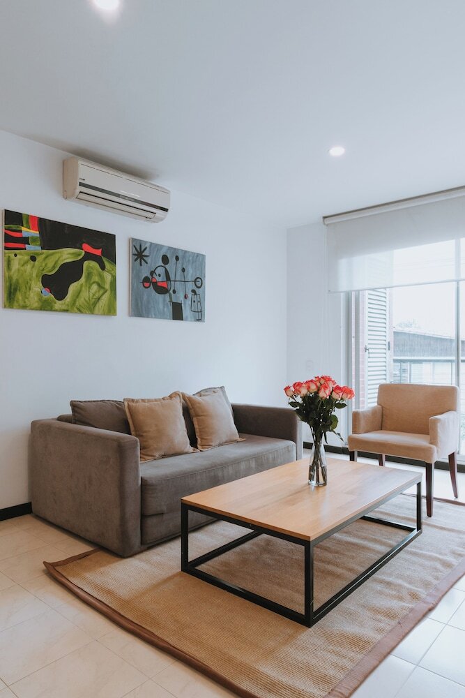 Photo - Travelers Orange Suites